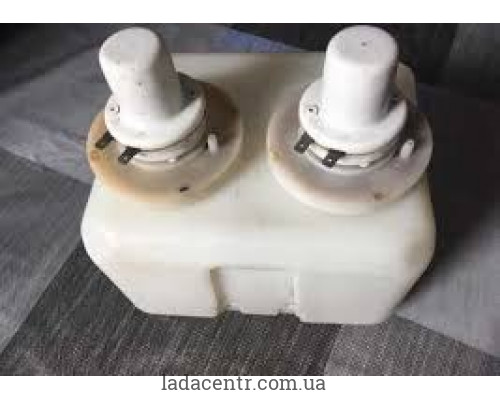 Бачок омывателя ВАЗ 2105 (в сборе) 2 насоса Сделано в СССР